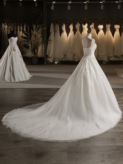 Trägerloses Ärmelloses Ballkleid-Hochzeitskleid mit Tüllstickerei Und Perlenstickerei Hofschleppe