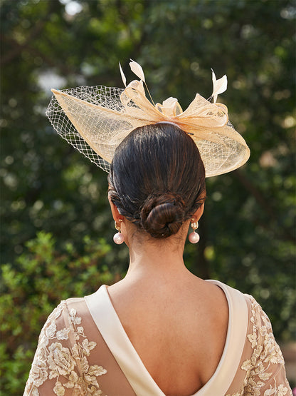 Elegante Tüll Fascinators mit Federn